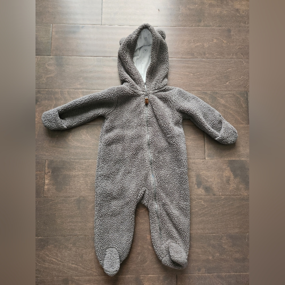 Carter's baby boy baby girl grey winter Soft Fuzzy Bear Snowsuit size 9 months